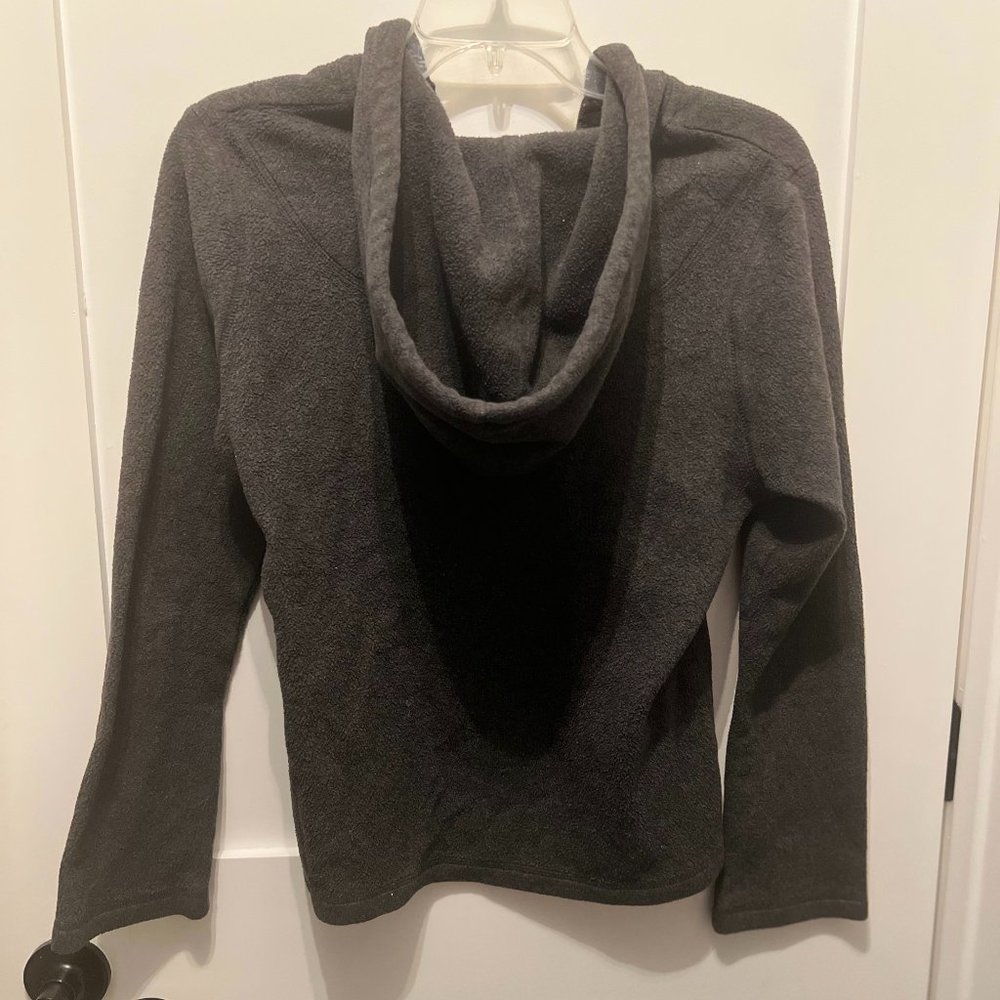 Old Navy grey sweatshirt